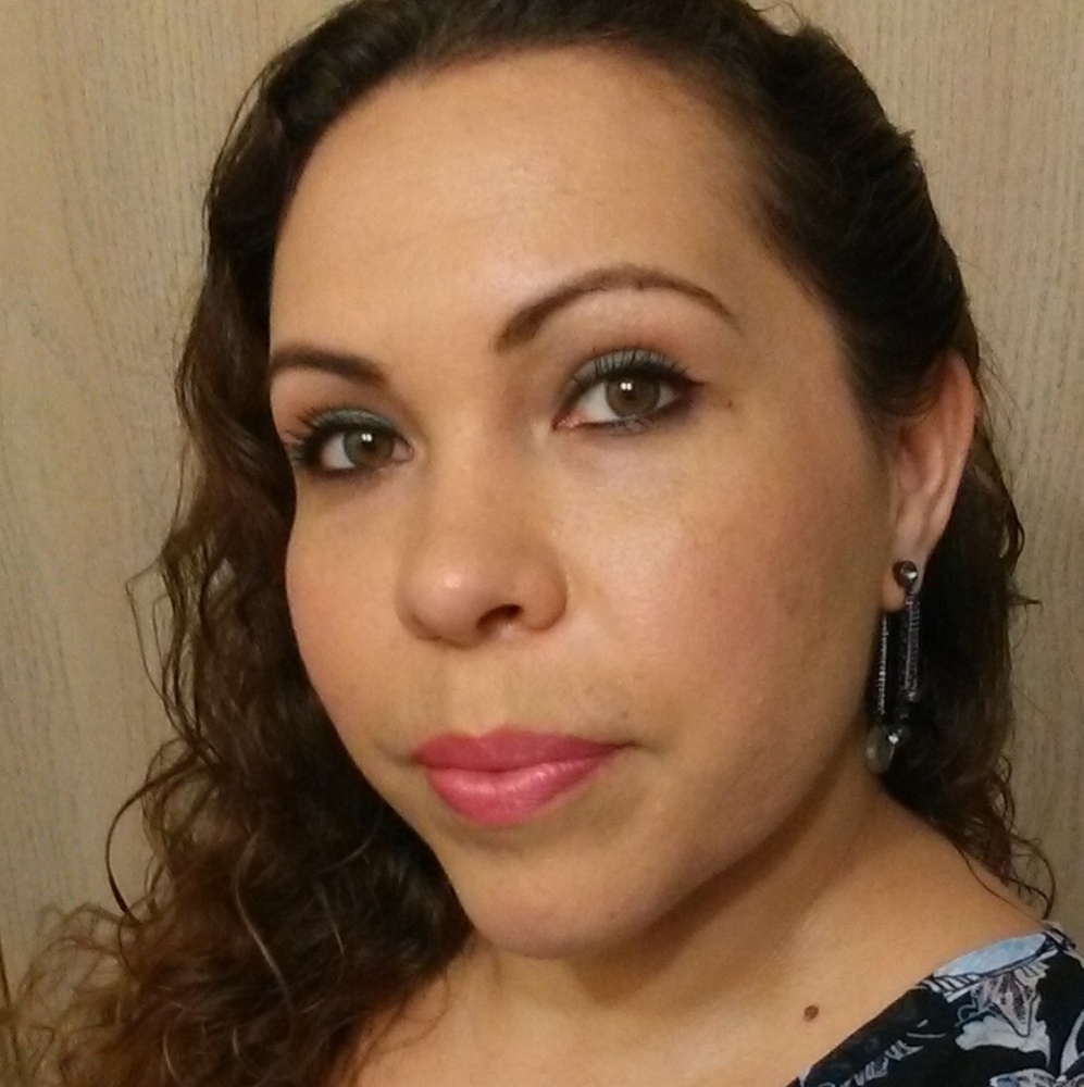 Meet your Posher, Yaneth